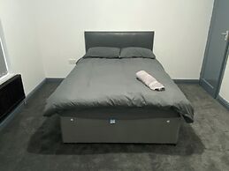 Room in Guest Room - Spacious Room in Coventry City Centre