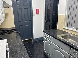 Room in Guest Room - Spacious Room in Coventry City Centre