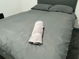 Room in Guest Room - Spacious Room in Coventry City Centre