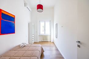 Sunny Panoramic Apartment by Napoliapartments
