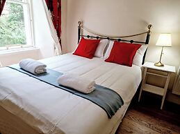 Gardner's Crescent City Apartment