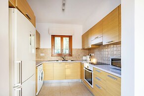 Bright Apartment With Shared Pool in Aphrodite Hills