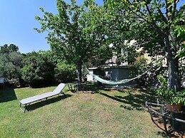 Charming Holiday Home With Terrace and Garden - One Bedroom Holiday Ho