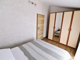 Charming Holiday Home With Terrace and Garden - One Bedroom Holiday Ho