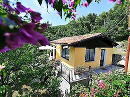 Charming Holiday Home With Terrace and Garden - One Bedroom Holiday Ho