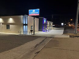 Lakeside Inn & Suites