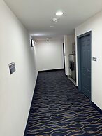 Lakeside Inn & Suites