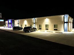 Lakeside Inn & Suites