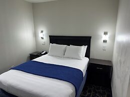 Lakeside Inn & Suites