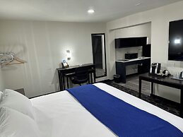 Lakeside Inn & Suites