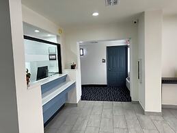 Lakeside Inn & Suites