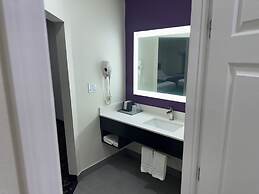 Lakeside Inn & Suites