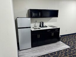 Lakeside Inn & Suites