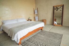 LaFamilia Casa and Suites