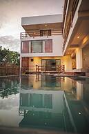 LaFamilia Casa and Suites