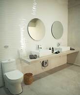 LaFamilia Casa and Suites