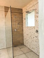 LaFamilia Casa and Suites