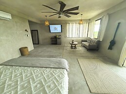 LaFamilia Casa and Suites