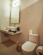 LaFamilia Casa and Suites