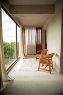 LaFamilia Casa and Suites