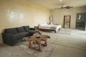 LaFamilia Casa and Suites