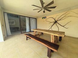 LaFamilia Casa and Suites