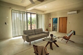 LaFamilia Casa and Suites