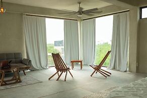 LaFamilia Casa and Suites