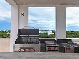 LaFamilia Casa and Suites