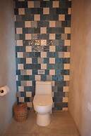 LaFamilia Casa and Suites