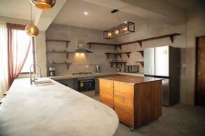 LaFamilia Casa and Suites