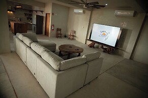 LaFamilia Casa and Suites