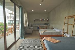 LaFamilia Casa and Suites