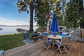 Lakefront Haven by Avantstay Minutes to Ski Resorts Private Dock & Boa
