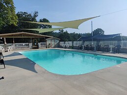 Kellers Kove Cabin and RV Resort