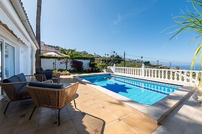 Charming Getaway in El Sauzal Enjoy Comfort Nature and a Private Pool