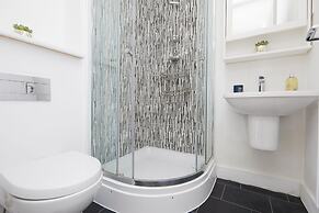 Derby City 3 Bed House- Roof Terrace