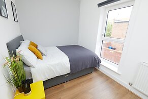 Derby City 3 Bed House- Roof Terrace
