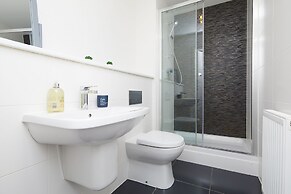 Derby City 3 Bed House- Roof Terrace