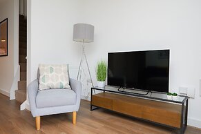 Derby City 3 Bed House- Roof Terrace