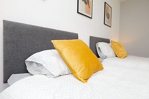 Derby City 3 Bed House- Roof Terrace