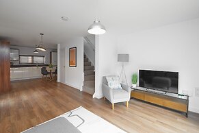 Derby City 3 Bed House- Roof Terrace