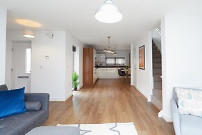 Derby City 3 Bed House- Roof Terrace