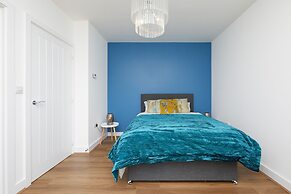 Derby City 3 Bed House- Roof Terrace