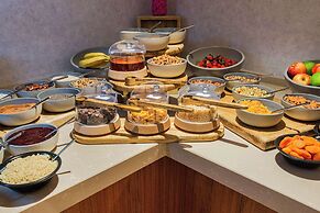 Doubletree By Hilton Amman Hotel & Residences