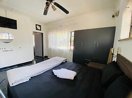 Cozy  Cabin Guest Lodge