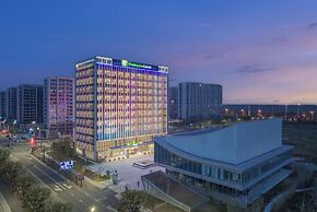 Holiday Inn Express Taizhou Toumen Port by IHG