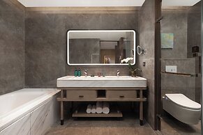 Crowne Plaza Jingmen by IHG