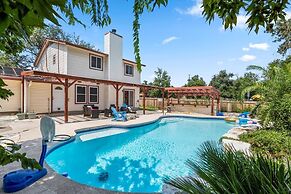 Oasis w Huge Pool & BBQ Patio