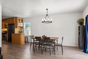 Oasis w Huge Pool & BBQ Patio